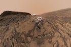 Obrazem: Robot Curiosity slaví 2000 dní na Marsu. Tým NASA vybral jeho nejzásadnější snímky
