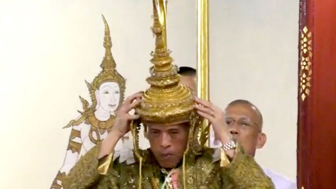 Korunovace nového thajského krále.