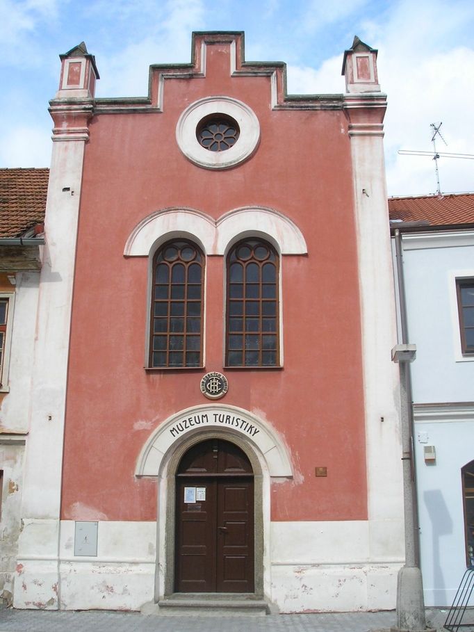 Bechyně - průčelí synagogy, před rekonstrukcí