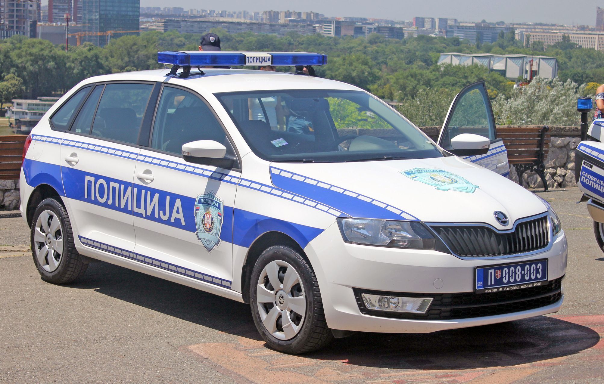 srbské policejní vozy Škoda