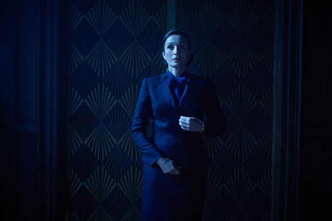 Kristin Scott Thomasová jako paní Danversová.