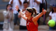 Karolína Muchová slaví životní triumf nad druhou hráčkou světa a zahraje si finále grandslamu.