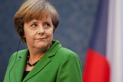 Merkelová sčítá ztráty, prohrála malé německé volby