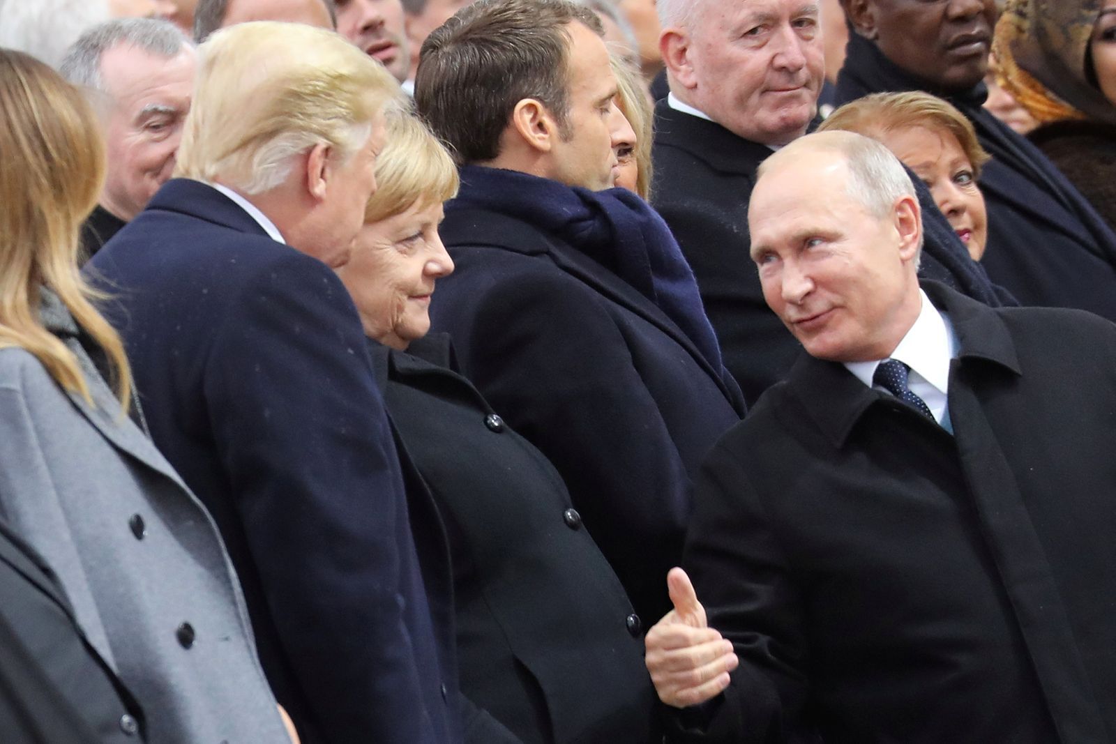 Donald Trump a Vladimir Putin na ceremonii ke 100. výročí konce první světové války v Paříži.