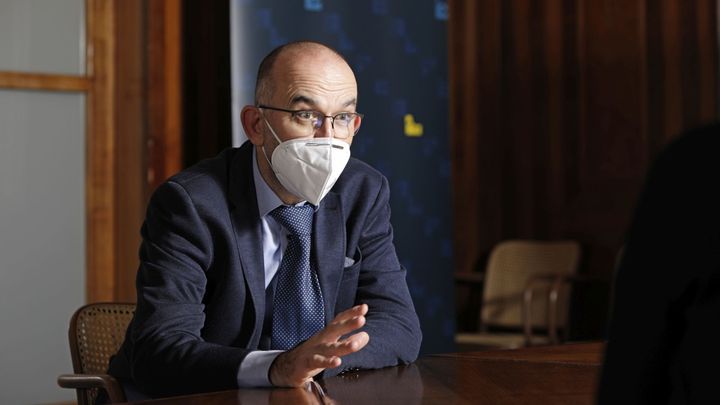 Blatný: Čekali jsme, že bude líp. Další rozvolňování není jisté, Vánoce jsou rizikem