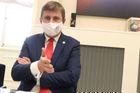 Loňské zatčení ruského diplomata v Praze rozpoutalo čistky na ambasádách, píše server