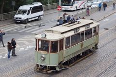 Pozoruhodný příběh první elektrické tramvaje. Úctyhodný stroj v době vzniku propadl