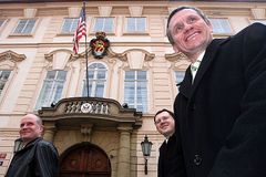 Čunek si vyřešil spor s USA s velvyslancem