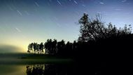 Pozorování bude navíc nahrávat vhodná fáze měsíce. Ten bude zapadat krátce po 22:20, a obloha tedy nebude téměř vůbec osvětlena jeho svitem.