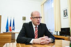 Sobotka nesouhlasí se Zemanem. Odmítá finlandizaci Ukrajiny