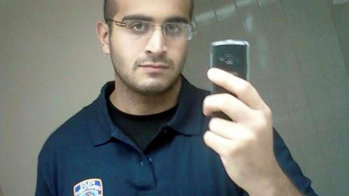 Omar Mateen, který zastřelil v gay klubu v Orlandu 49 lidí.