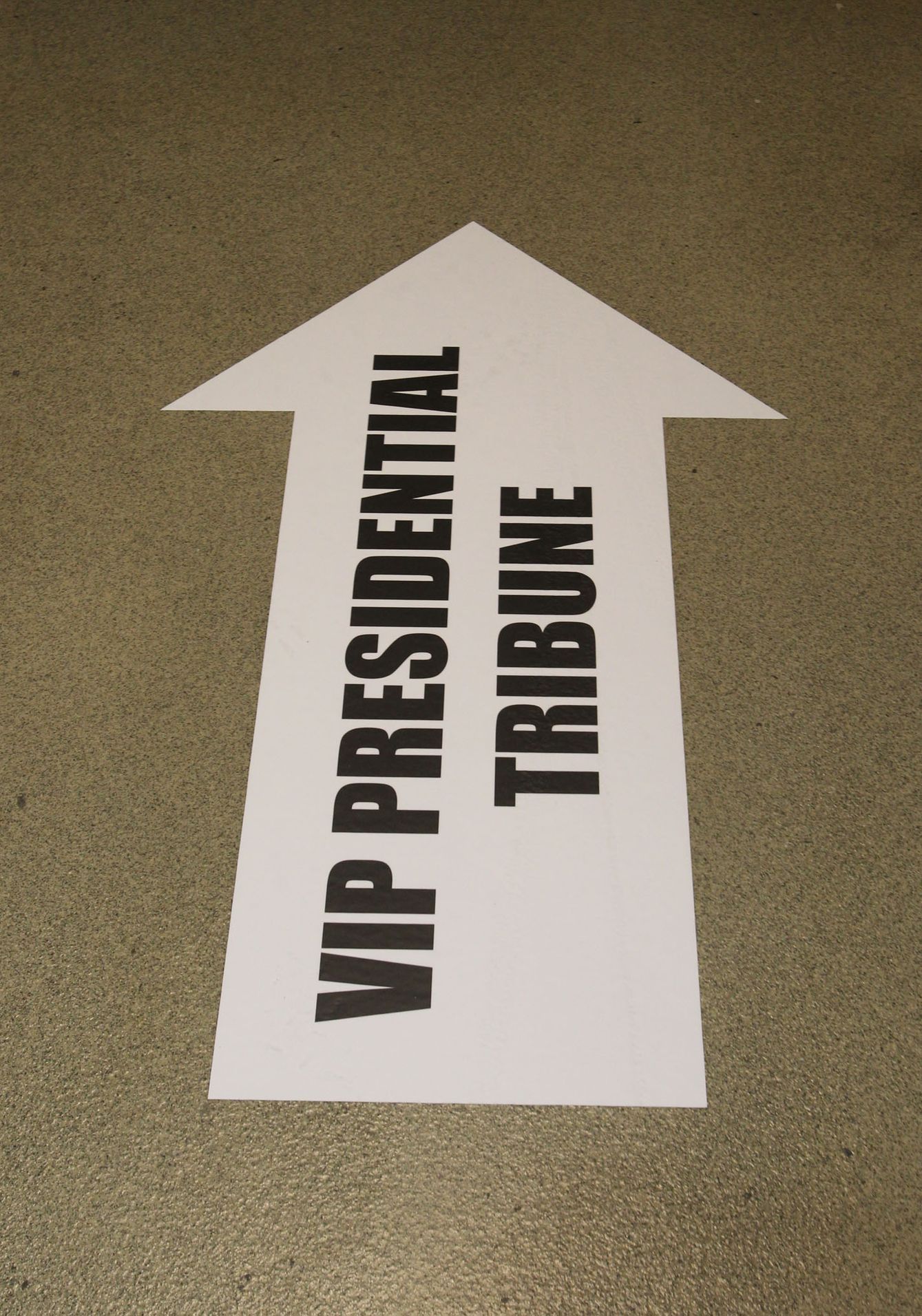 Páteční poslední přípravy v O2 areně