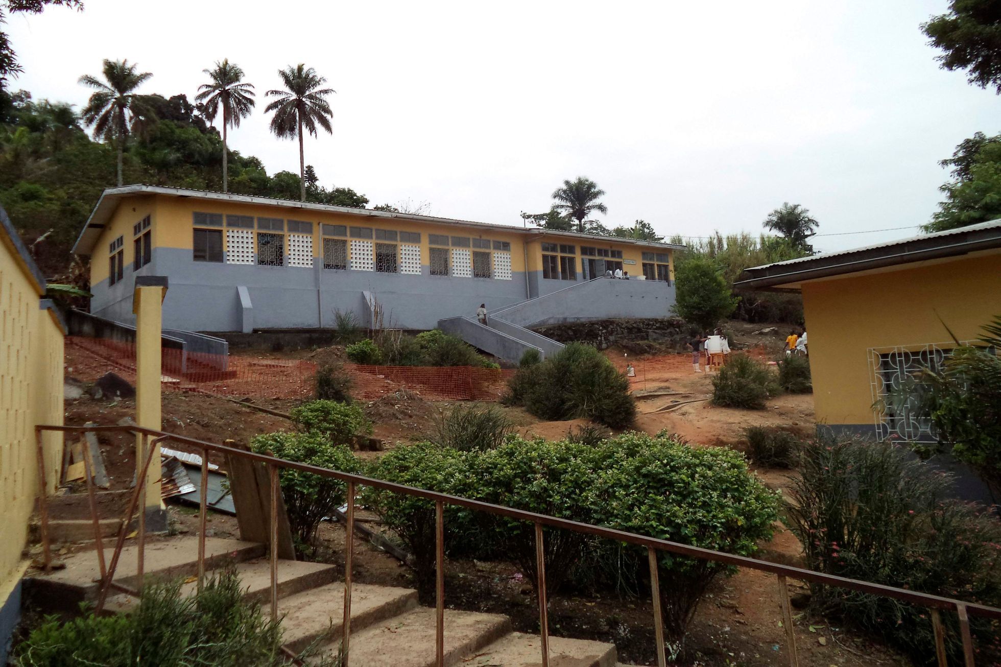 Izolace pro pacienty s podezřením na nákazu ebolou v Macentě (Guinea).