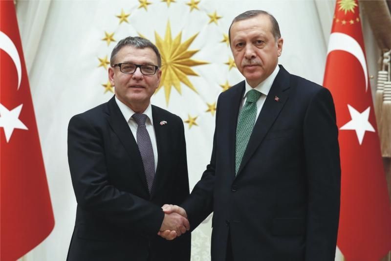 Ministr zahraničí Lubomír Zaorálek s tureckým prezidentem Recepem Tayyipem Erdoganem.