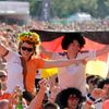 Holandští a němečtí fanoušci před utkáním Nizozemska s Německem na Euru 2012