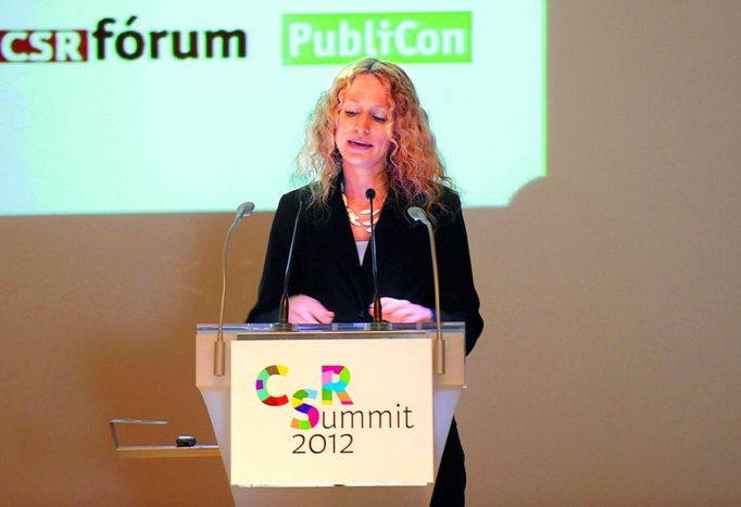 Christine Neumann, CSR Europe, na pražském CSR Summitu 2012 v DOXu