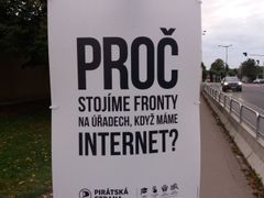 Piráti v kampani: Proč stojíme fronty na úřadech, když máme internet?