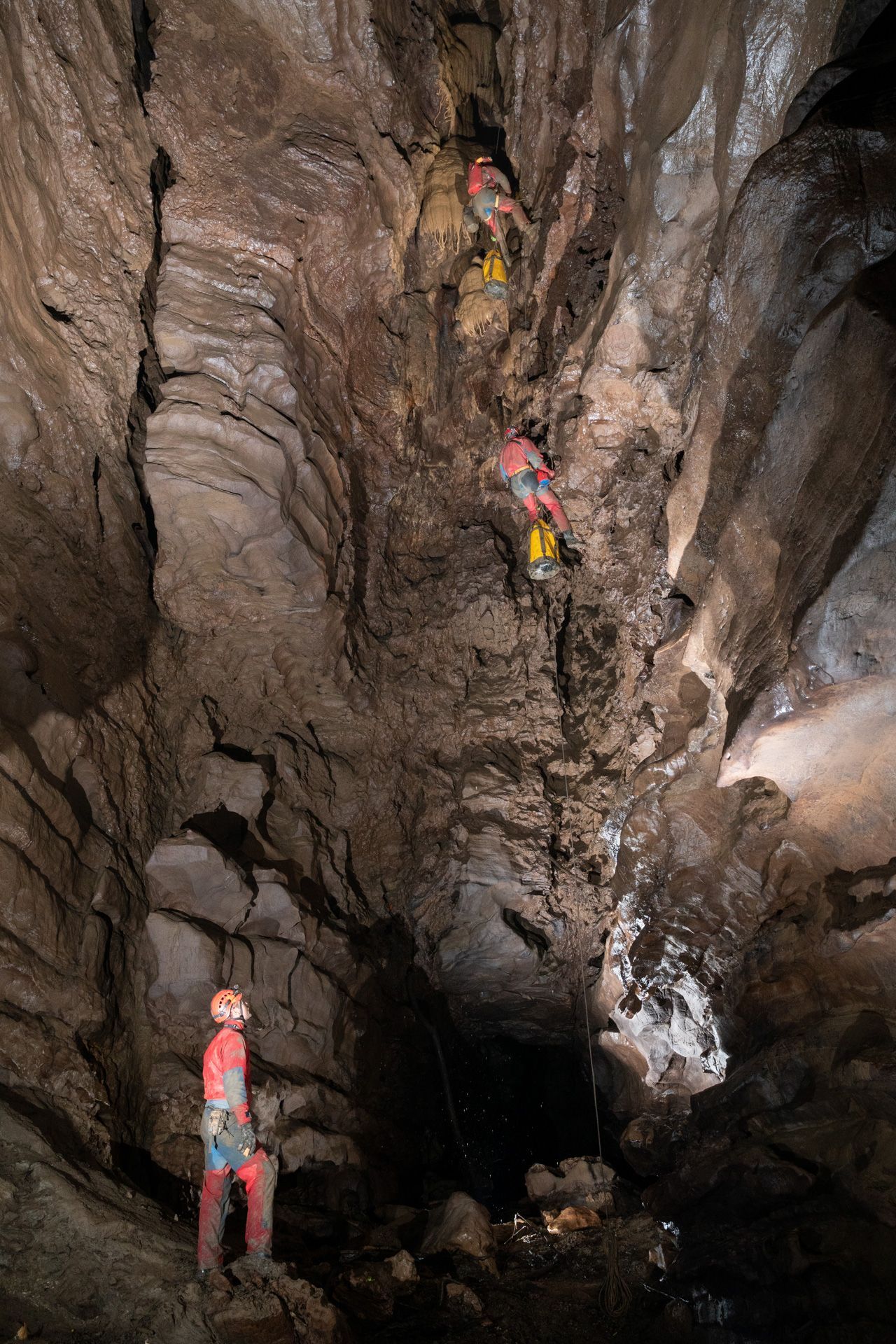 Petr Šimon Janíček: čeští speleologové zkoumají slovinskou jeskyni Kačna jama