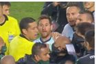 "Co je, plešoune?" Messi neudržel nervy, soupeře urážel i nejhrubšími vulgaritami