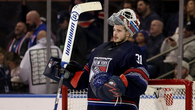 Brankář Igor Šesťorkin z New Yorku Rangers