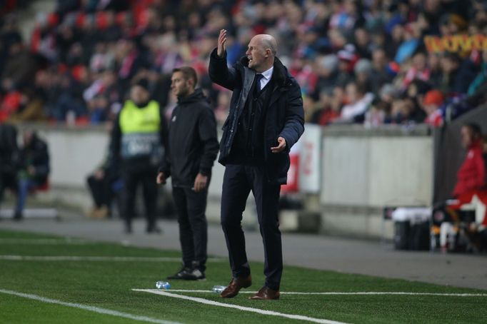 Hostující trenér Philippe Clement v zápase EL Slavia - Genk