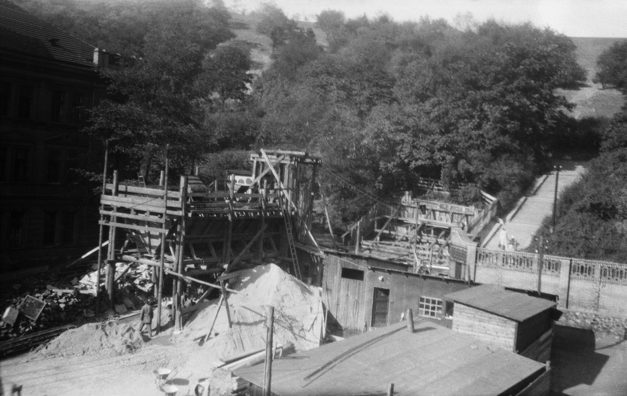 Tunel, Žižkov, Vítkov, Karlín, pěší, Domácí, historie, výročí, Praha