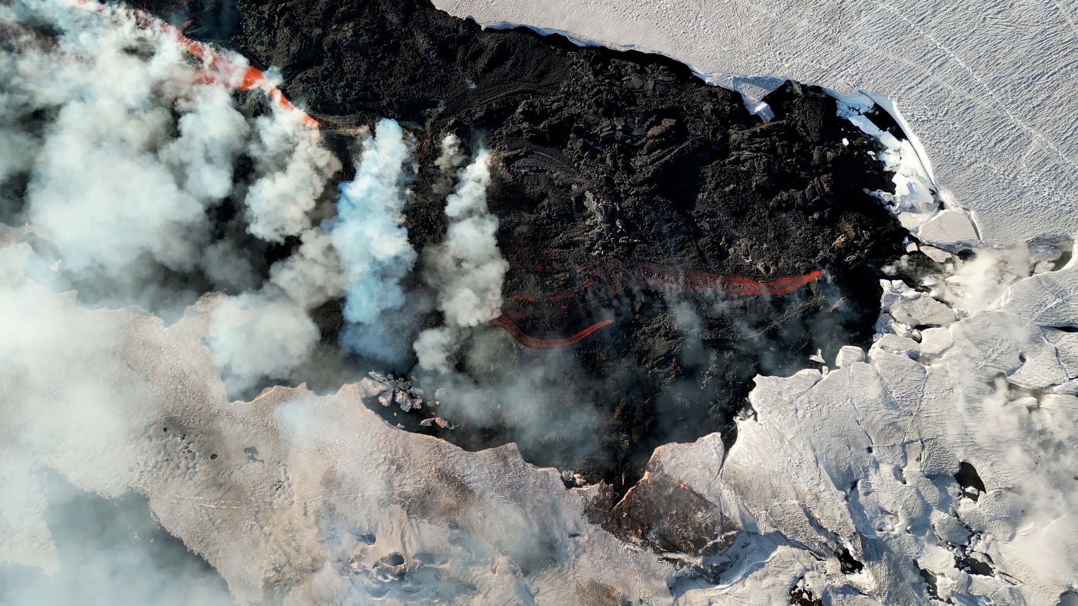 Etna, sopka, erupce, sníh, láva, Zahraničí, Itálie, Reuters