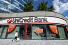 Problémy v UniCredit Bank trvají i po týdnu, stěžují si klienti. Dílčí nedostatky, říká banka