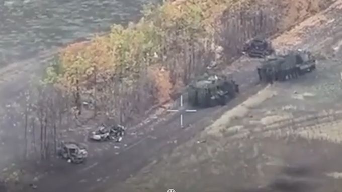 Ukrajinská 79. vzdušná útočná brigáda zveřejnila záběry z ruského útoku u Myrnohradu