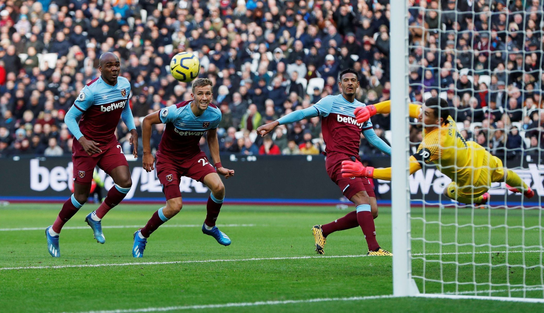 Premier League - West Ham United v Brighton &amp; Hove Albion