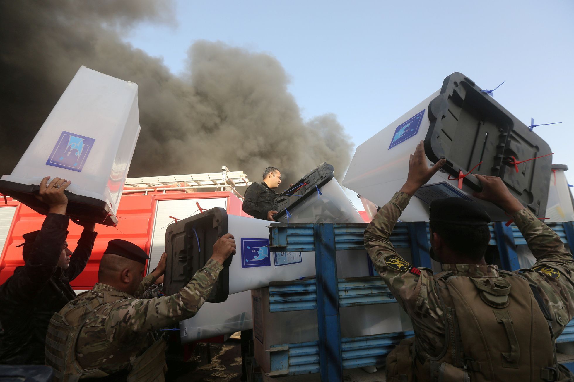 Požár skladu v Iráku