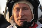 Putin má šedesátiny. Dostane koťátko a zubní protézu
