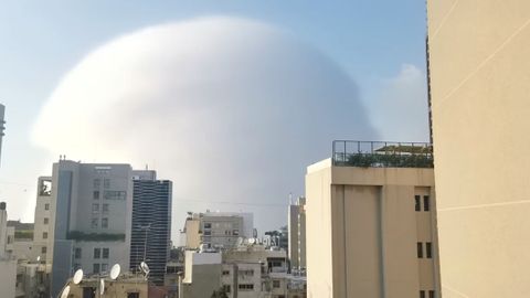 Exploze v Bejrútu z několika různých úhlů: Takto výbuch zachytili kolemjdoucí