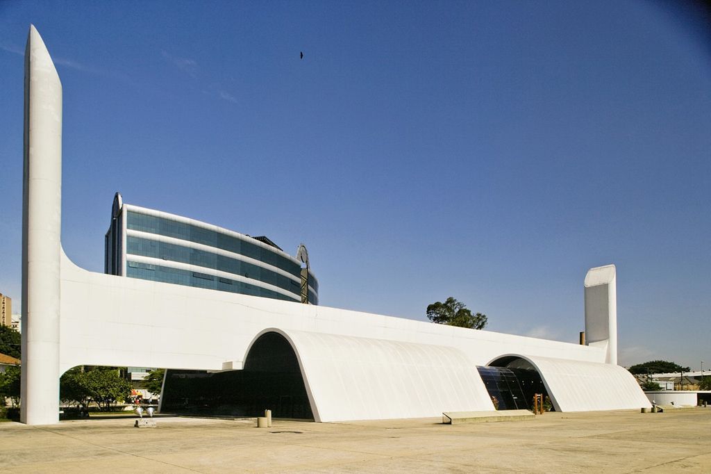 Oscar Niemeyer - Brasília - Památník domorodého lidu