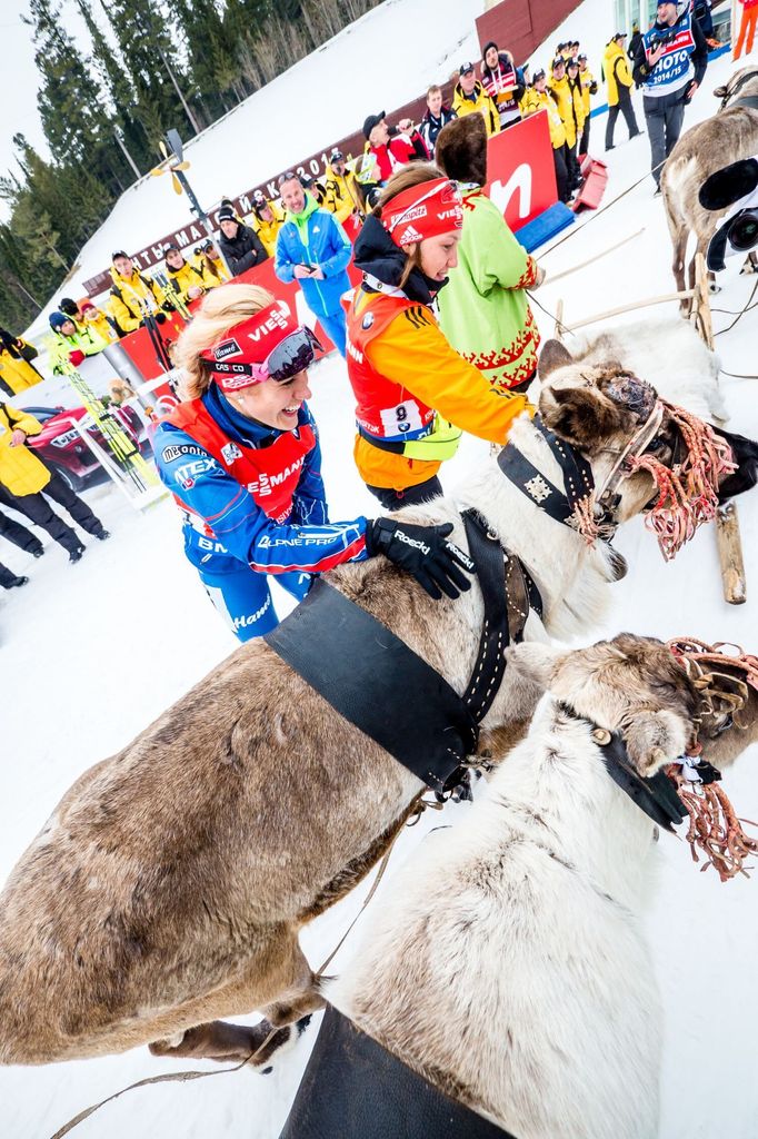 SP v biatlonu Chanty 2015: Gabriela Soukalová a Laura Dahlmeierová