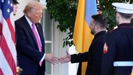 Donald Trump uvítal v pátek odpoledne Volodymyra Zelenského v Bílém domě.