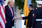 Donald Trump uvítal v pátek odpoledne Volodymyra Zelenského v Bílém domě.