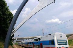 Stržená trolej: Vlaky mezi Prahou a Plzní nejezdily