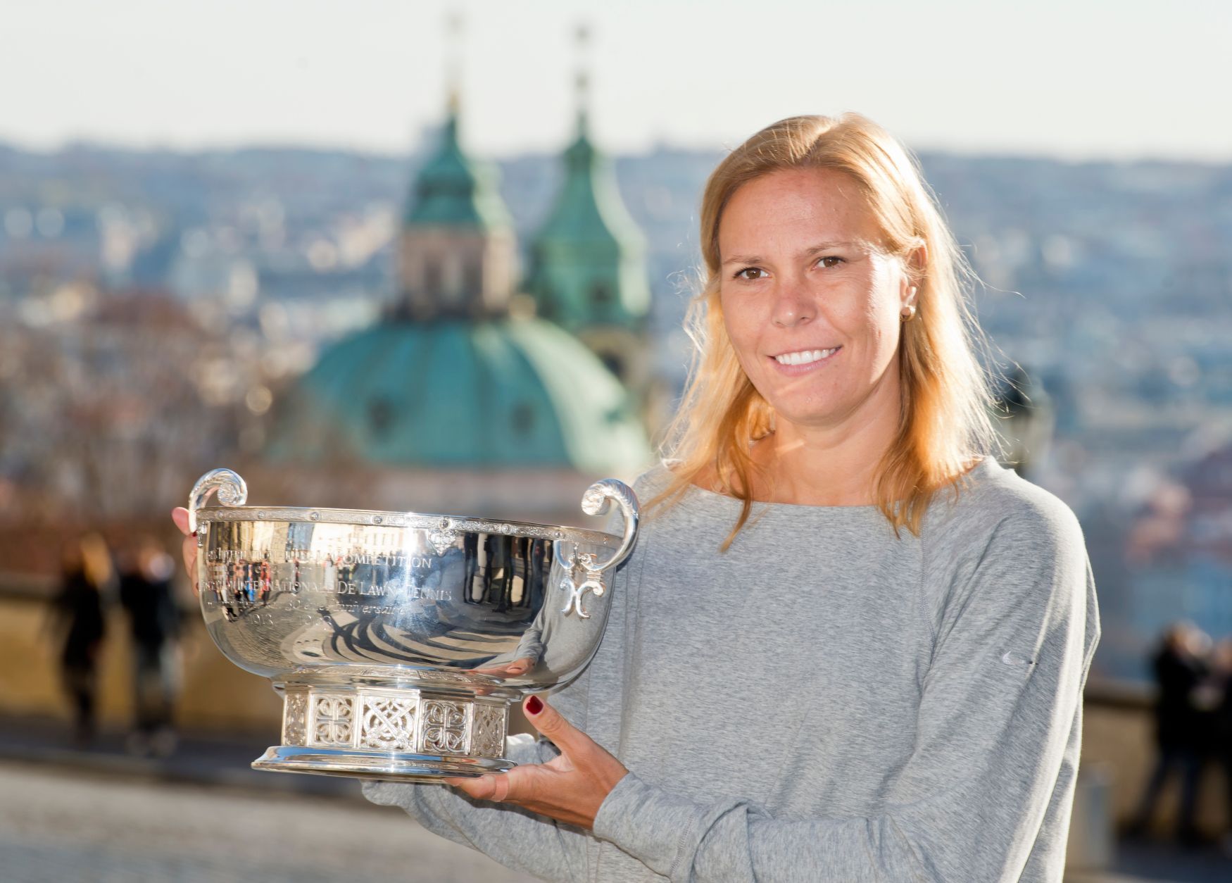 Focení s trofejí Fed Cupu 2015: Lucie Hradecká