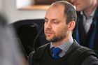 "Ubil jsem ji sekyrou." Někdejší primář se v slzách přiznal k vraždě a znásilnění