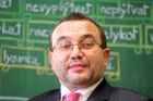 Ministr školství Dobeš rezignuje kvůli škrtům