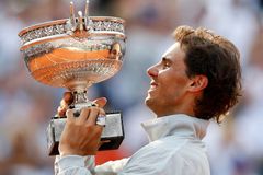 Nadalova nadvláda pokračuje, podeváté vyhrál French Open