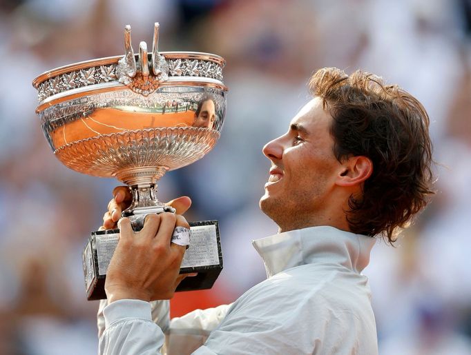 Rafael Nadal se raduje z triumfu na French Open 2014