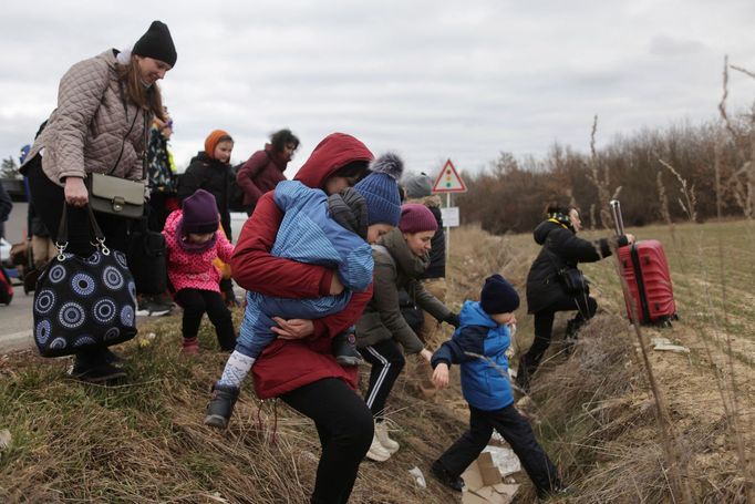 Ukrajinští uprchlíci ve Vyšném Německém na Slovensku, kam se dostali z Užhorodu.