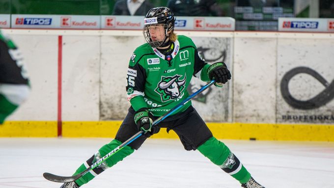 Osmnáctiletý Brandt Clarke hraje před draftem NHL překvapivě na Slovensku.