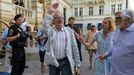 Geoffrey Rush a prezident festivalu Jiří Bartoška.