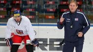 Olympijská sezona se už dávno rozjela a česká hokejová reprezentace se pomalu chystá na další turnaj Euro Hockey Tour. Před olympiádou je přitom o místa v národním týmu rvačka, takže pozvánku s chutí přijal i Tomáš Kaberle, zkušená opora extraligového Kladna.