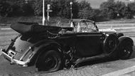 Automobil, ve kterém byl výbuchem bomby smrtelně raněn zastupující říšský protektor Reinhard Heydrich. Na fotografii je jasně vidět místo, kde explodovala zmiňovaná puma.