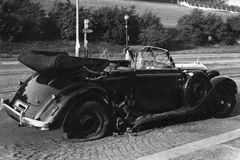 Dán prodává vůz, ve kterém zranili Heydricha. Důkaz nemá