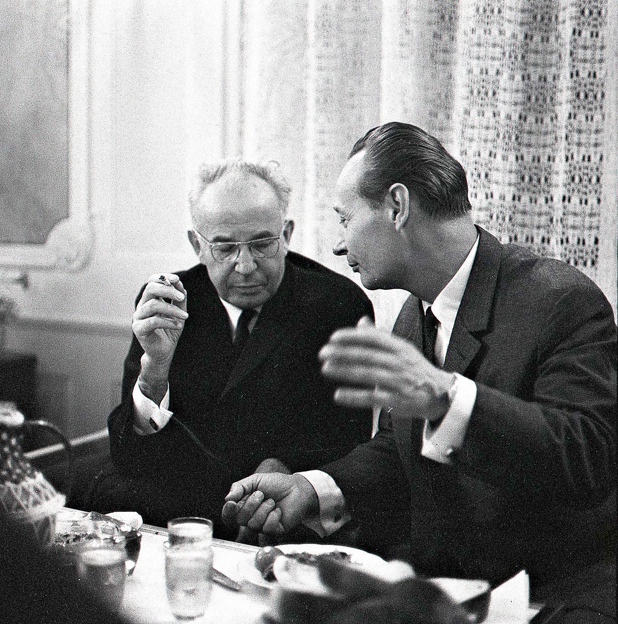 Jednorázové užití / Fotogalerie / Uplynulo 100 let od narození Alexandra Dubčeka. Podívejte se na snímky z jeho života / Alexandr Dubček / Dubček / Pražské jaro / 1968 / Normalizace